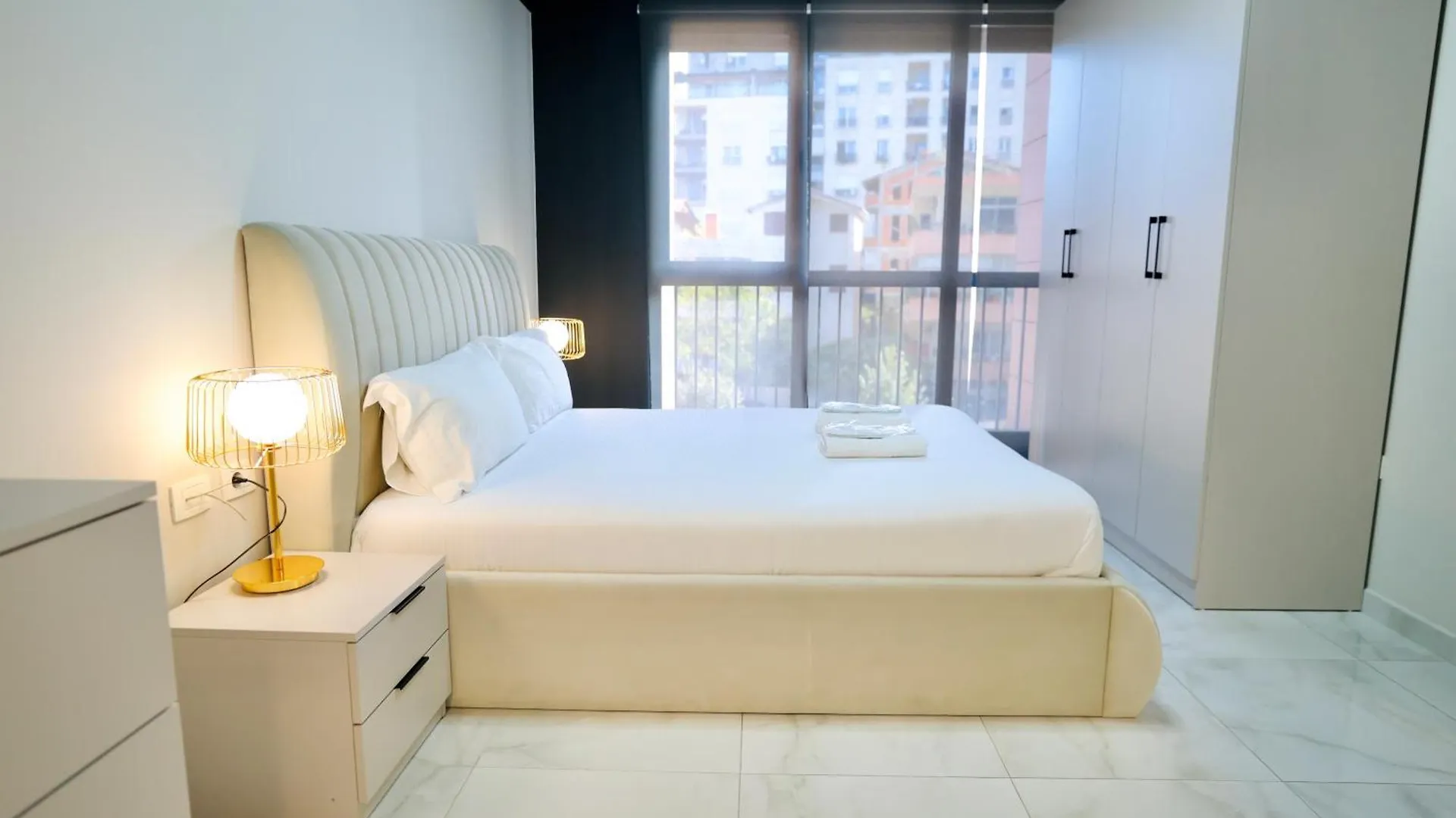 Miku Apartment-Chic 2 Bedroom Escape Tirana Albania
